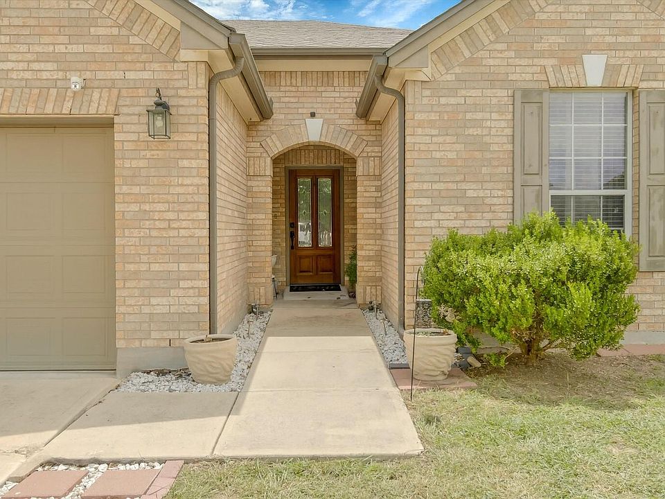 1st image of 460 Waterleaf Blvd