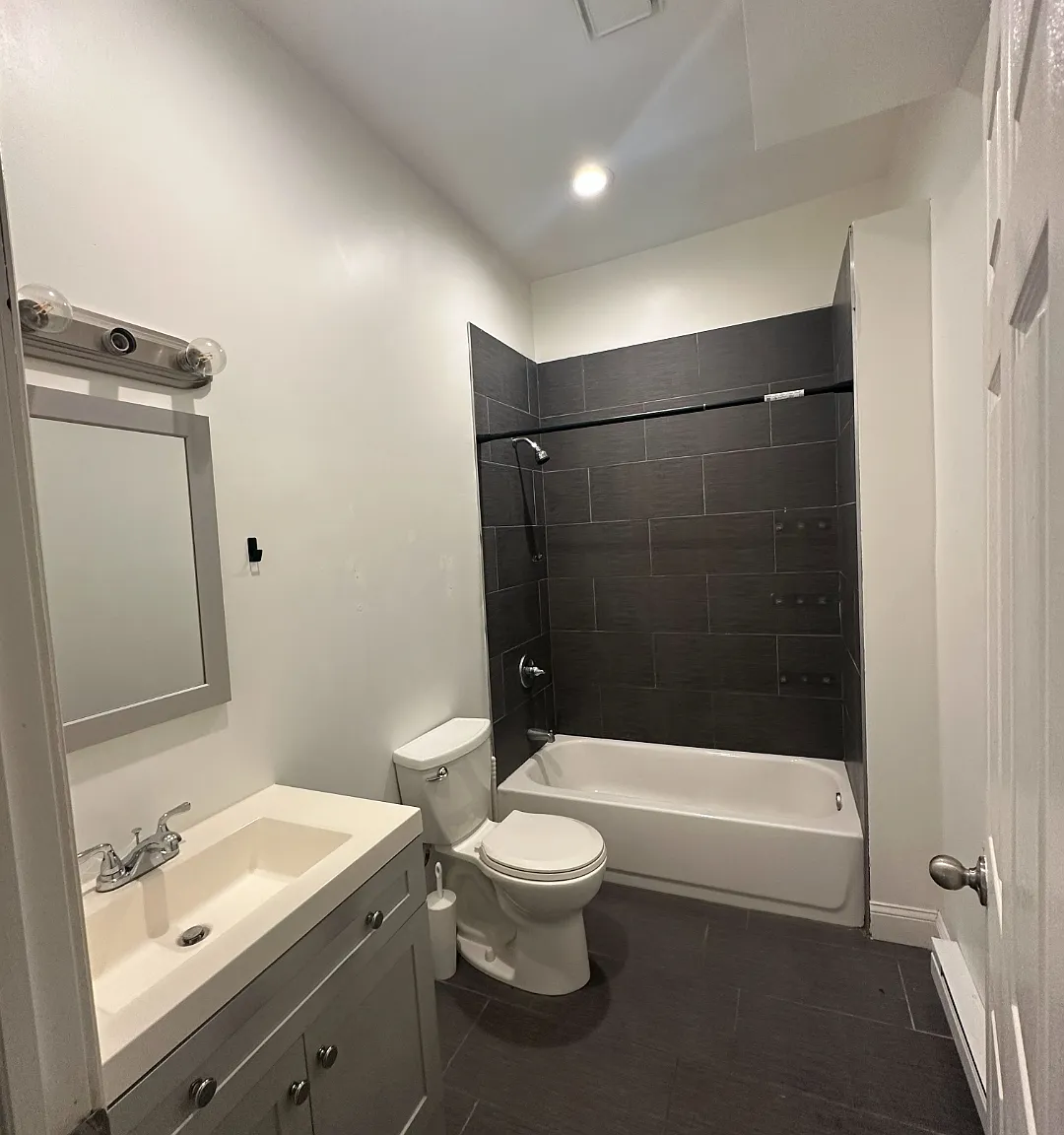 Studio, 575 sqft, $1,450 — Photo 3