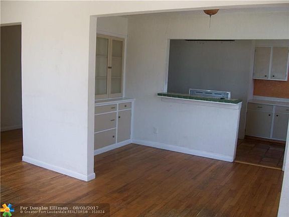 5th image of 3017 SE 5th St