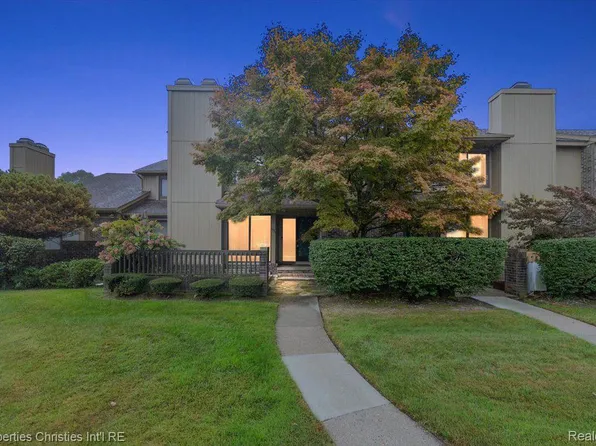 1806 S Hill Blvd, Bloomfield Hills, MI 48304