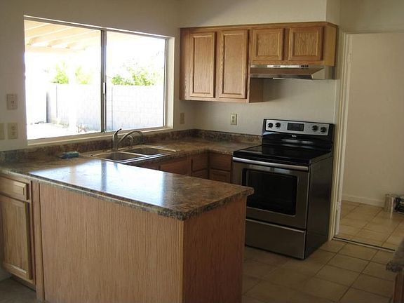 2nd image of 570 W Magdalena Dr