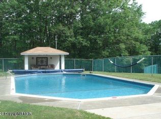 225 McMichaels Ct, Stroudsburg, PA