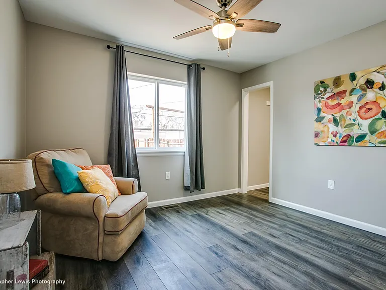 1315 Ames St — Photo 9