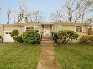 15 Linda Ln, Newton, MA 02461