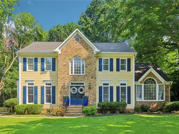 2575 Hidden Wood Ln, Lawrenceville, GA 30043