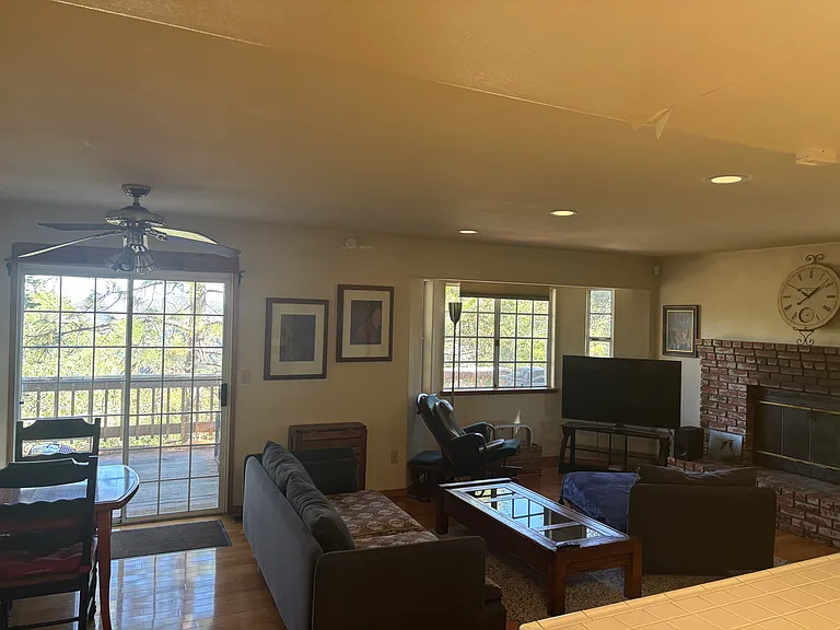 1102 Jungfrau Dr — Photo 3