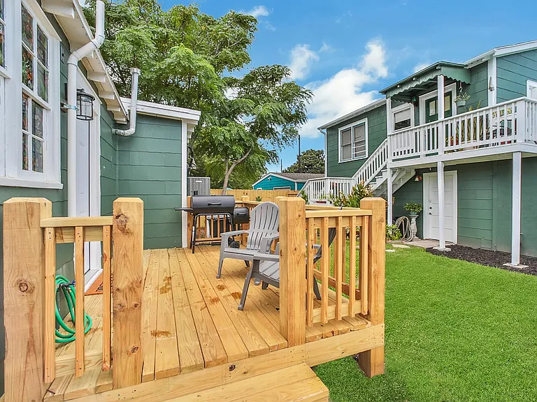 4518 Bernardo De Galvez Ave — Photo 30