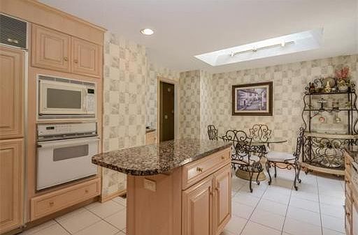 5th image of 309 Merriweather Dr