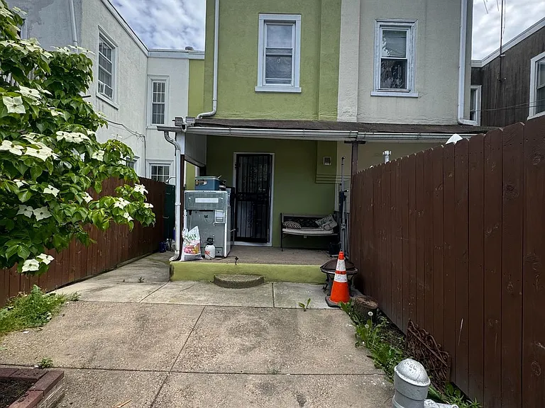 6758 Hegerman St — Photo 21