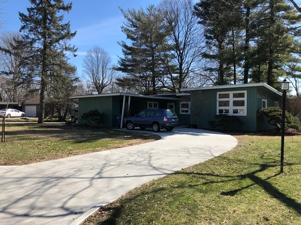 1609 Oxford Dr, Champaign, IL 61821