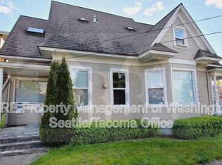 602 5th Ave NW APT C, Puyallup, WA 98371