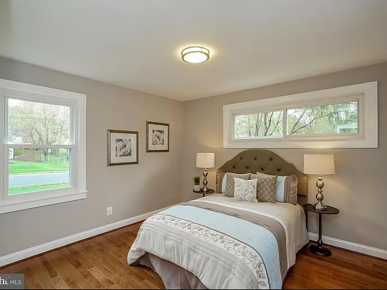 Bedroom 2 (first floor)