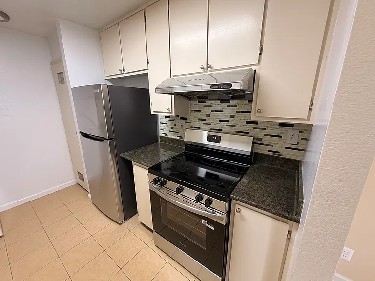 5044 Bridgepointe Pl — Photo 13