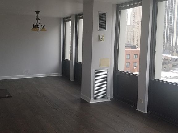 4th image of 444 W Fullerton Pkwy APT 704