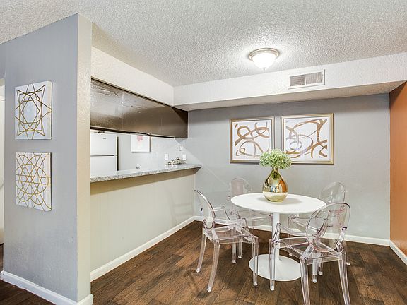 3rd image of 6003 Abrams Rd #2002