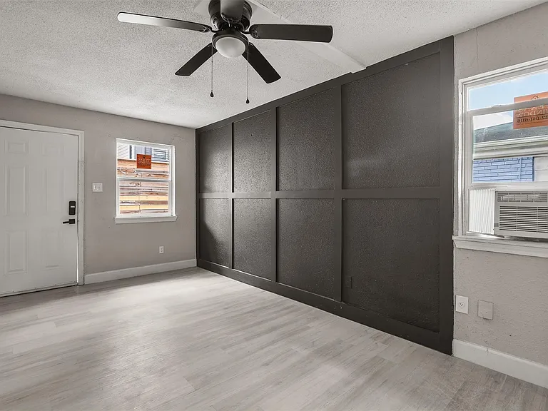 4755 Wilmington St #6 — Photo 8