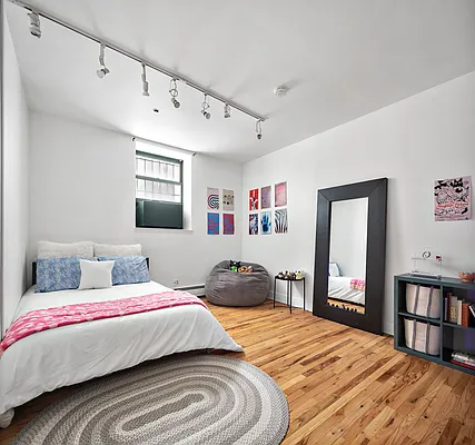 Rented by Compass | media 13