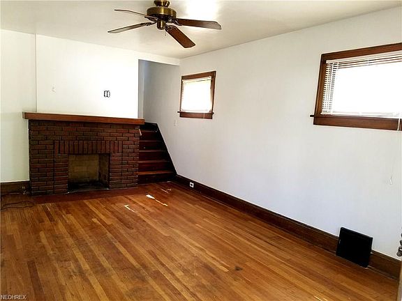 4th image of 19208 Kewanee Ave