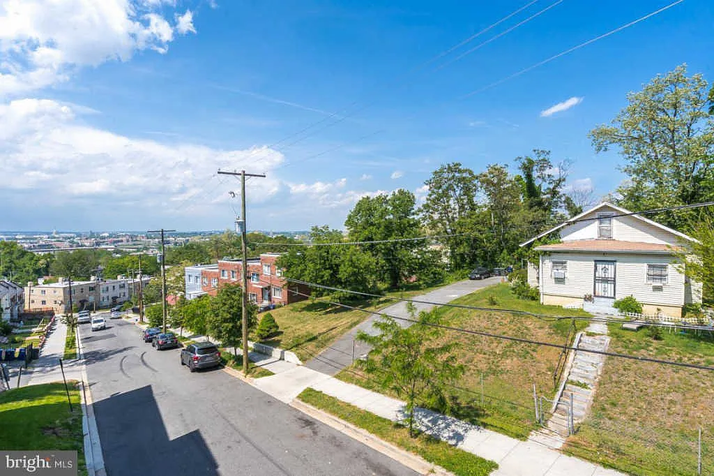 2336 Green St SE photo 1