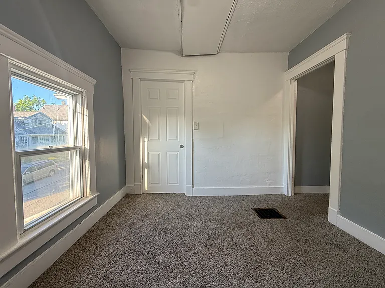 7610 Jeffries Ave — Photo 13