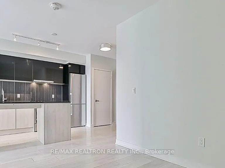 31 Tippett Rd #636 — Photo 15
