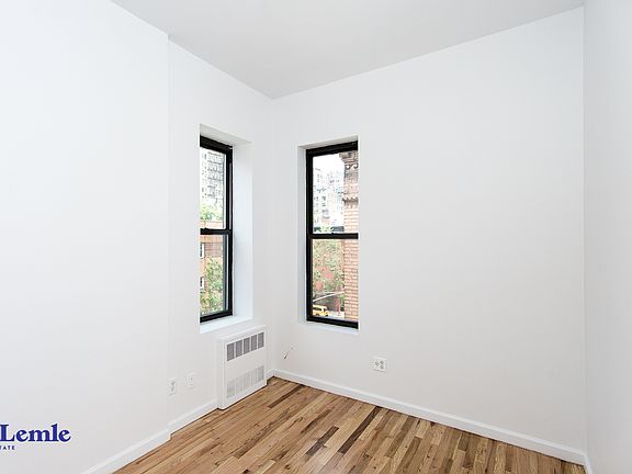 5th image of 1361 Lexington Ave #3F