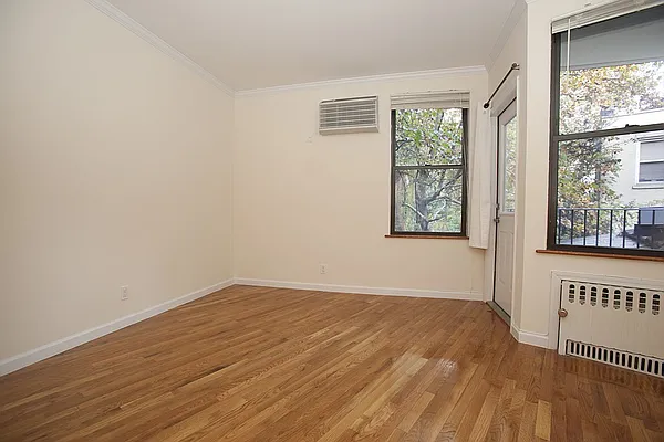 Rented by REAL New York | media 35