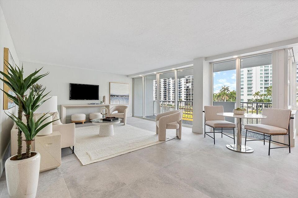 1st image of 2800 E Sunrise Boulevard #4c