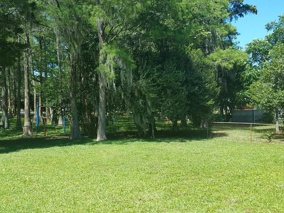 1st image of 12 Oleander Pkwy