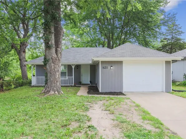 821 S Raymond St, Independence, MO 64050