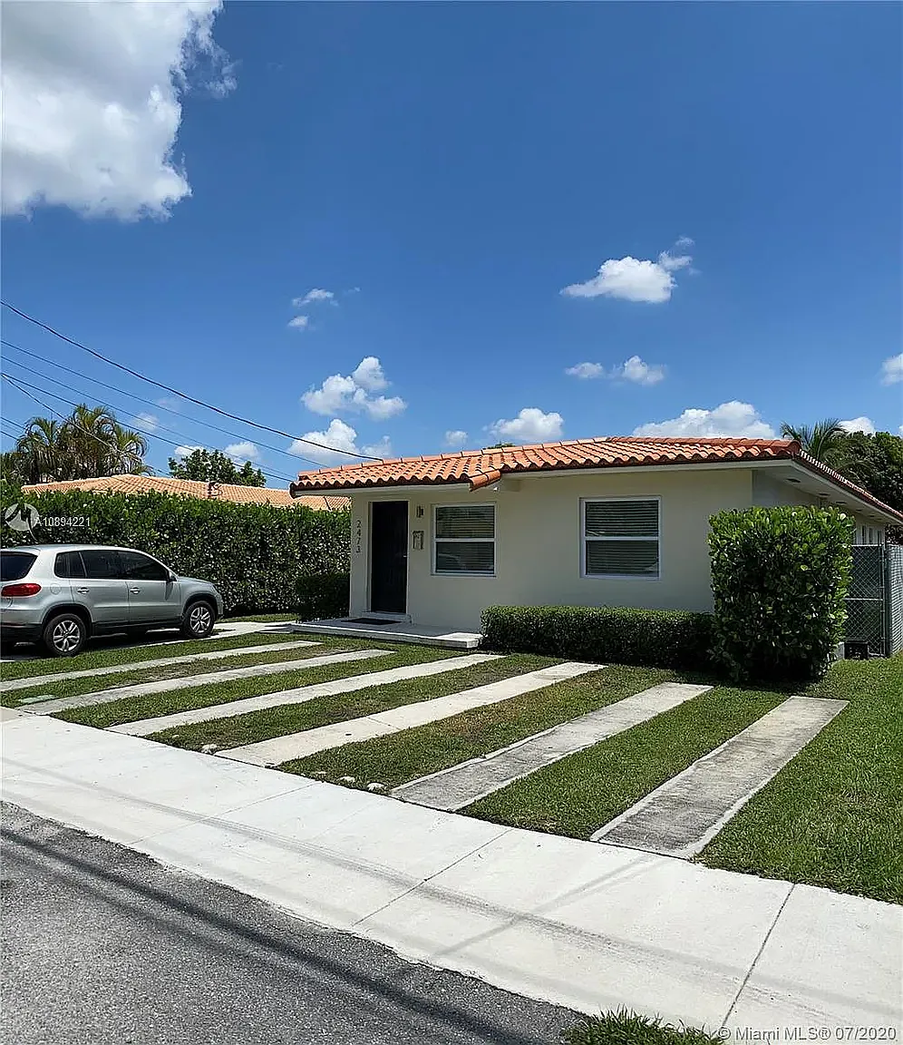 2 bed, 980 sqft, $2,450 — Photo 1