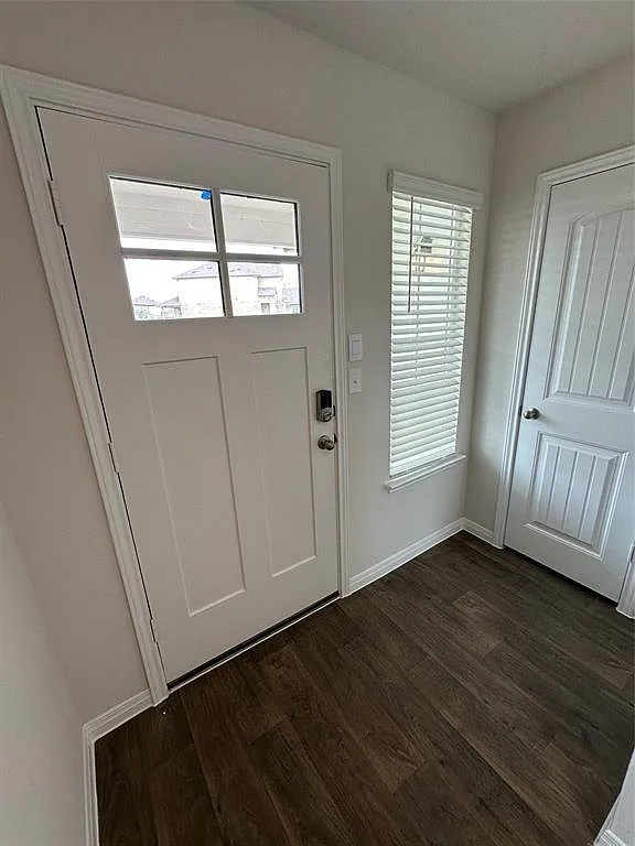 3 bed, 2.0 bath, 1535 sqft, $1,900 — Photo 3