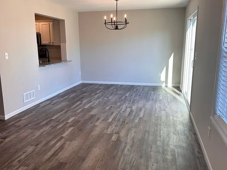 2719 Chasehire Dr — Photo 7