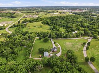 964 N 5th Hwy, Lansing, KS 66043
