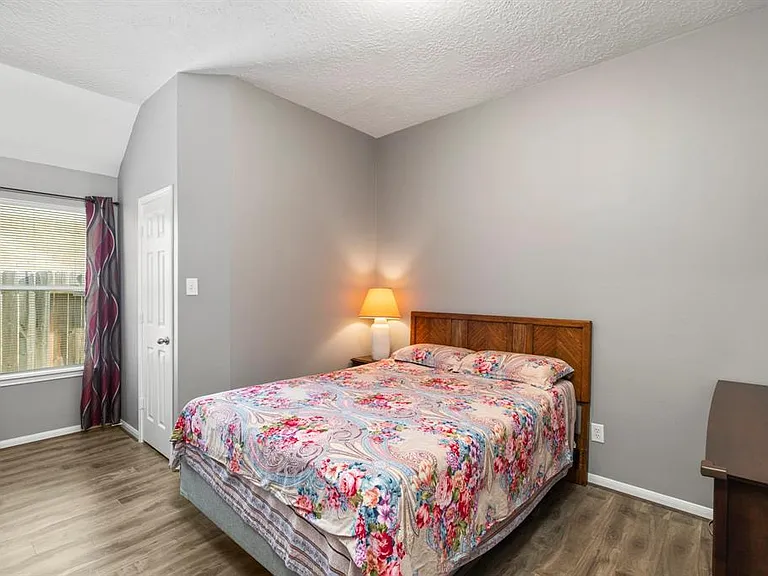 3827 Shady Breeze Dr — Photo 15