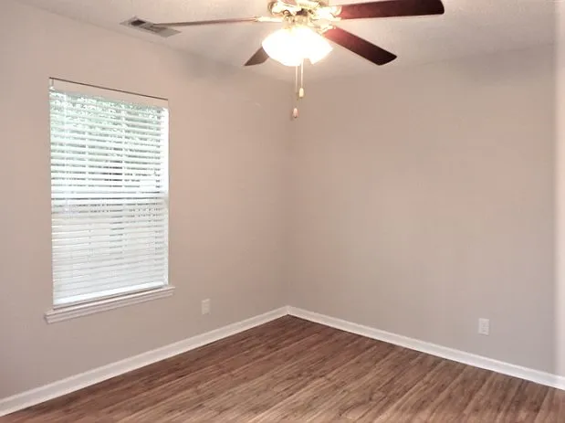172 Parkside Dr — Photo 16