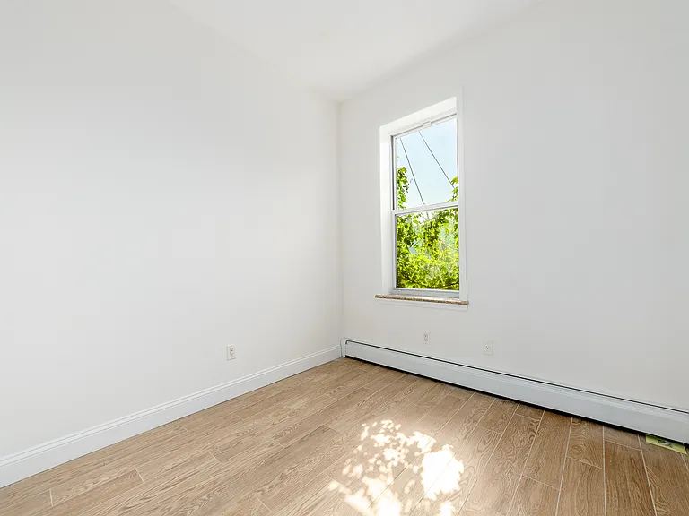 906 Willoughby Ave #2 — Photo 11