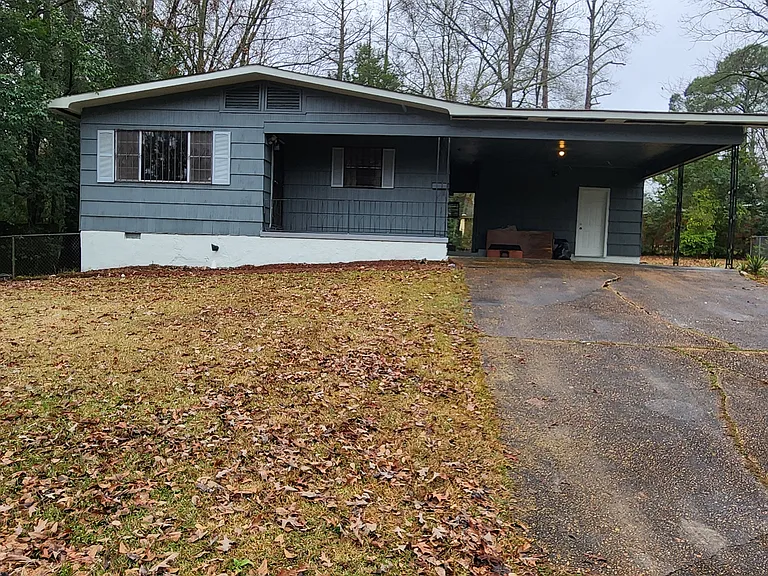 729 Heather Ln — Photo 1