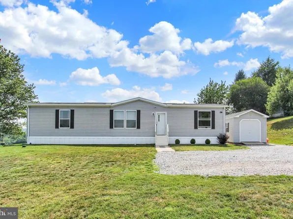 2120 Stauffer Rd, Seven Valleys, PA 17360