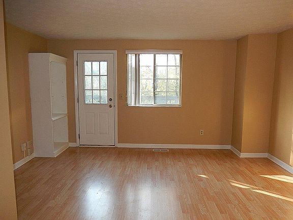 3rd image of 3485 Statewood Dr