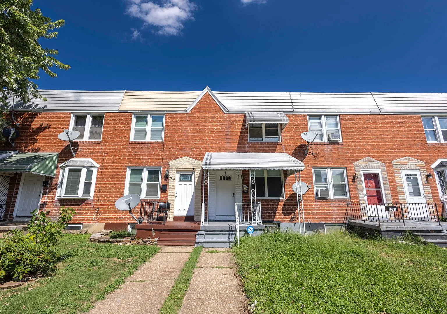 Charming 2BD/1BA Townhome in Morrell Park, MD! — Photo 1