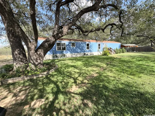 360 Brandon Way, Poteet, TX 78065