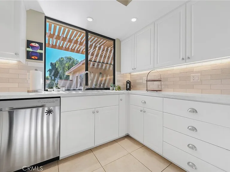 48 Palma Dr — Photo 10
