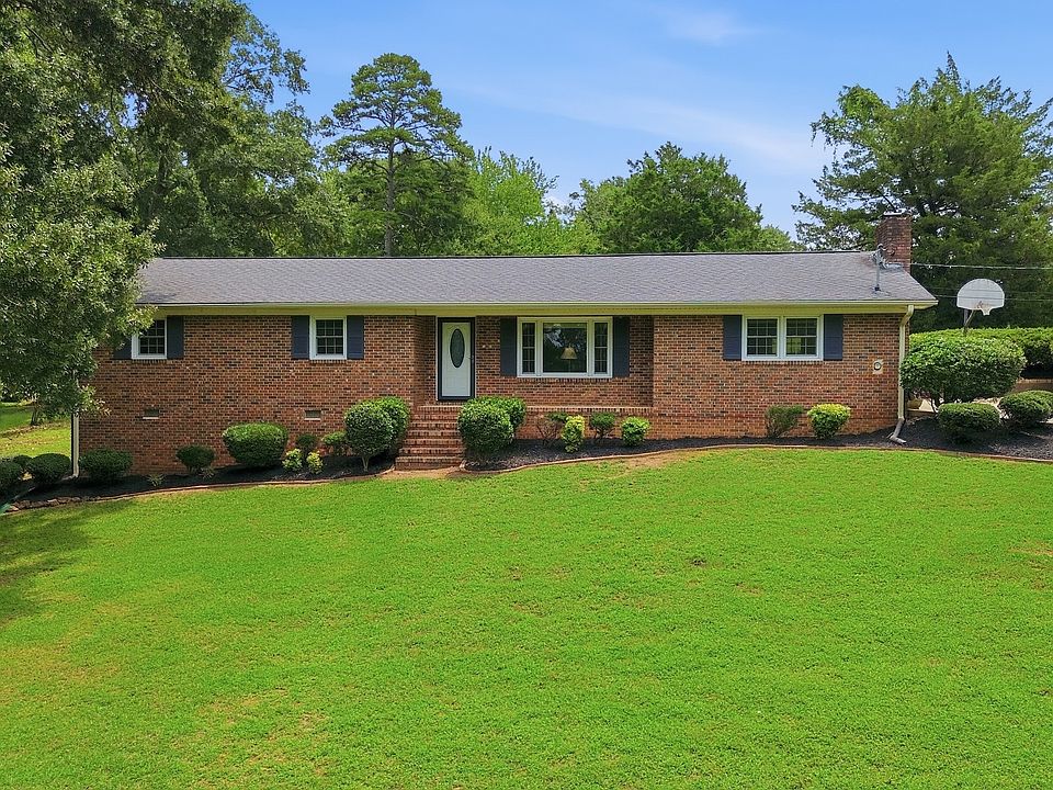1st image of 520 Springdale Dr