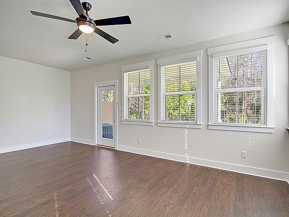 3rd image of 5108 Park Creek Ave