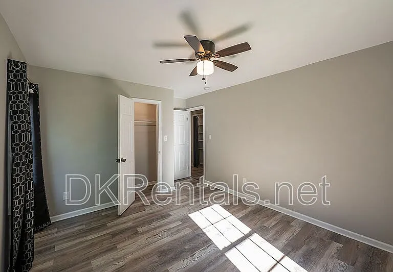 2874 Blount St — Photo 23