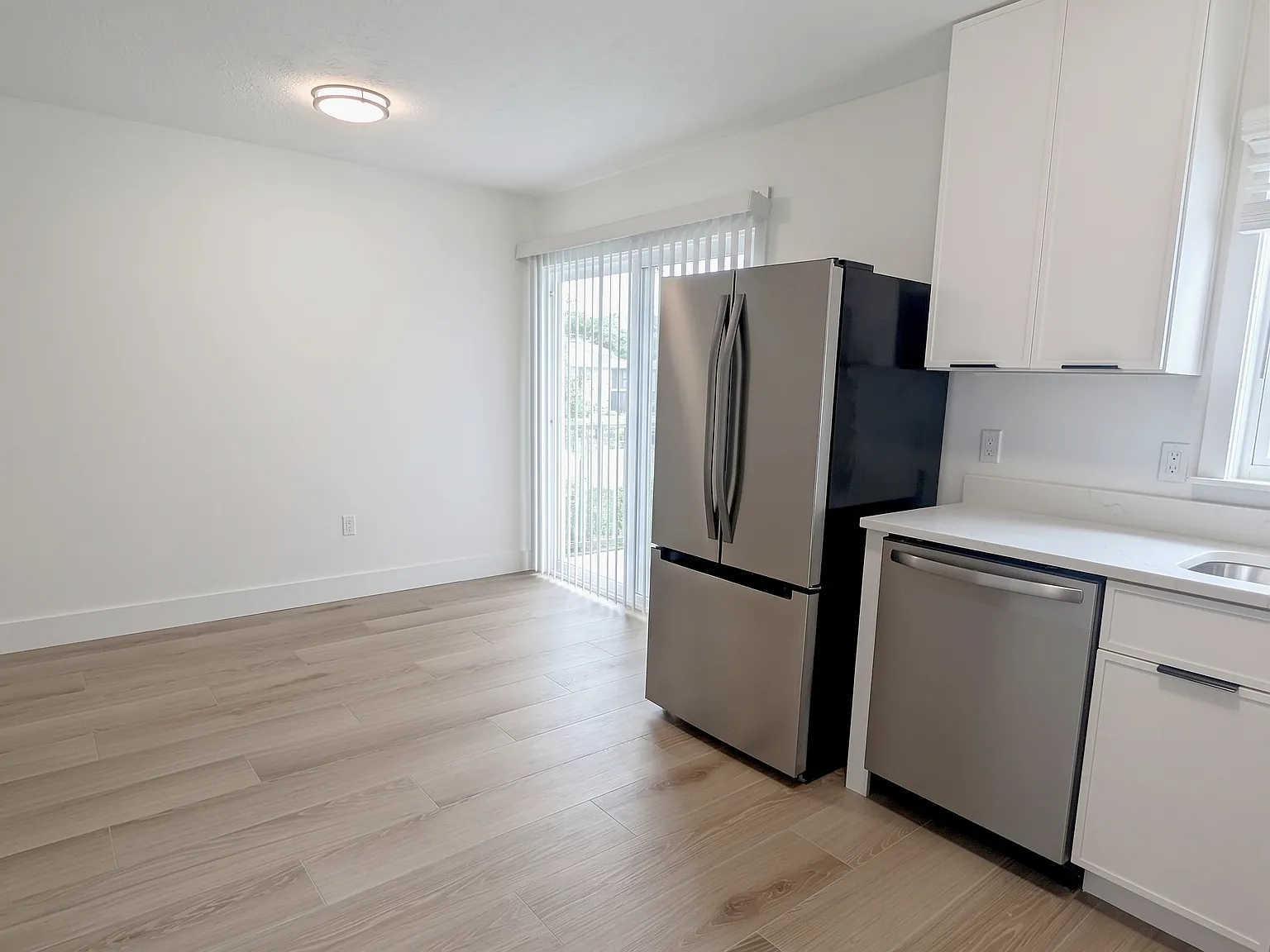2 bed, 1200 sqft, $1,575 — Photo 3