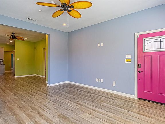 4th image of 4016 Avenue S 1/2