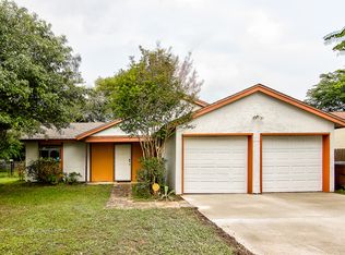 1015 Bowie St, Lockhart, TX 78644