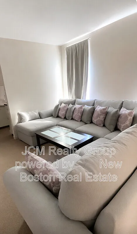 1 bed, 1.0 bath, 700 sqft, $1,675 — Photo 2
